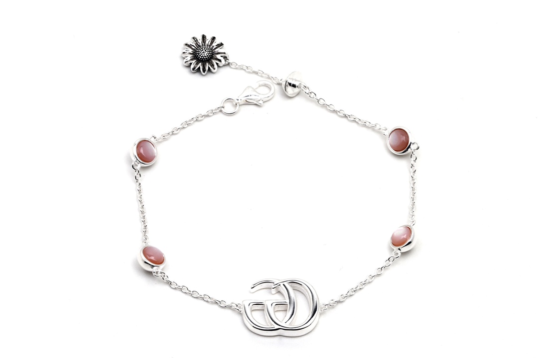 Gucci ダブルG シルバー ブレスレット 花のチャーム付き