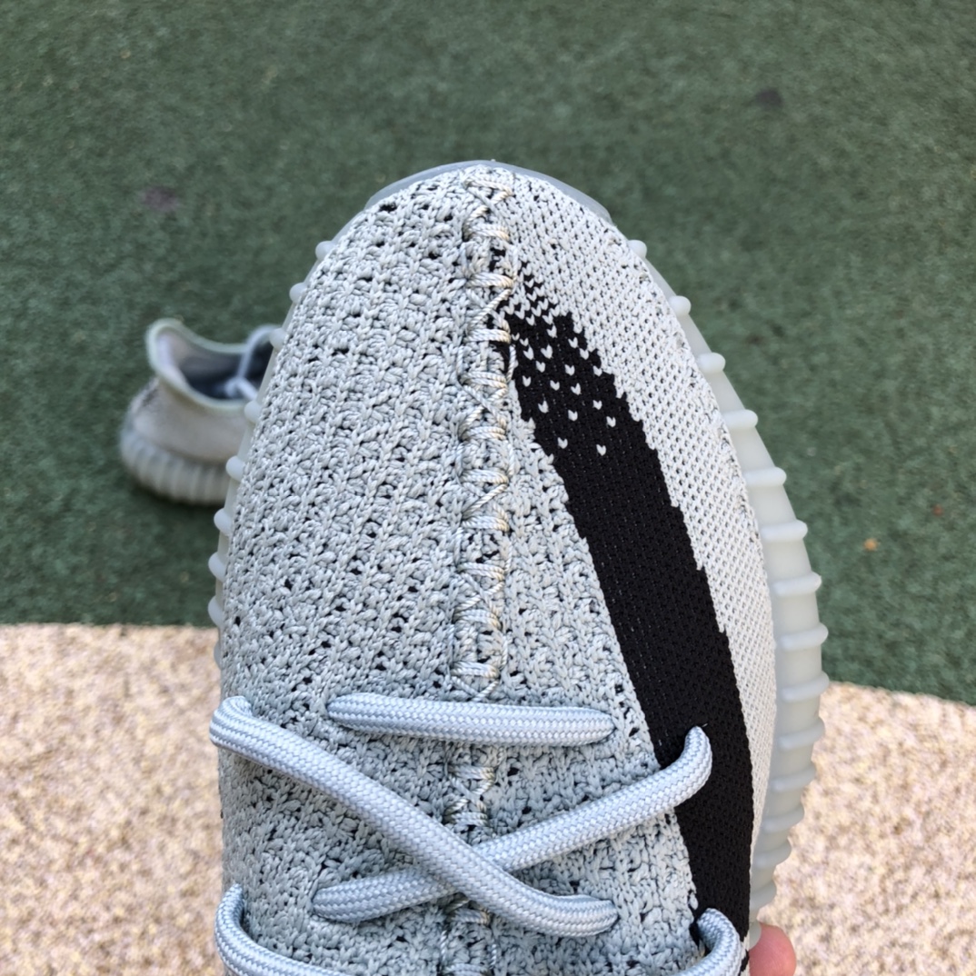 adidas Yeezy Boost 350 V2  hq2060