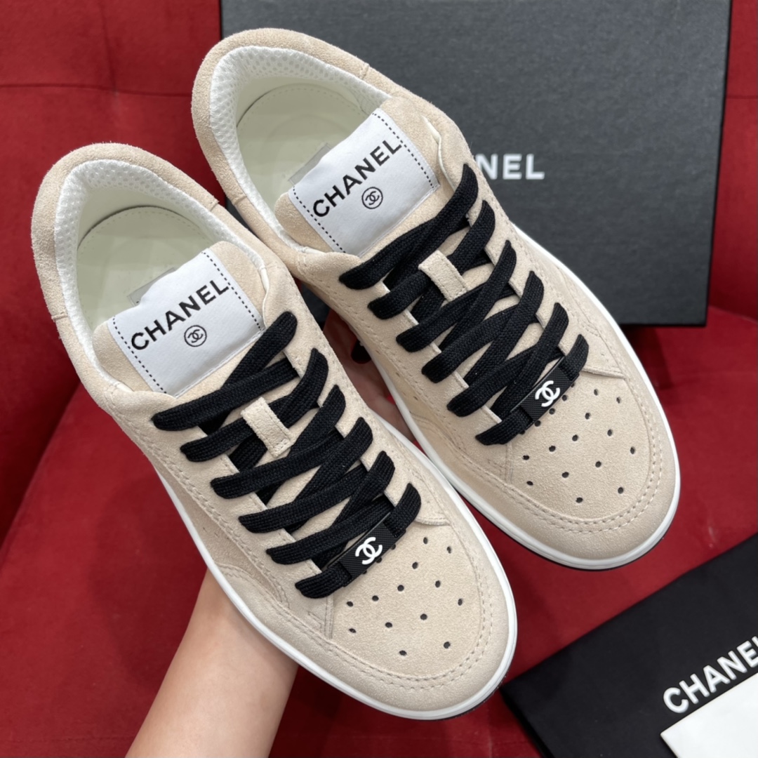 chanel香奈儿   经典的版型搭配深灰色鞋底2022新版熊猫鞋