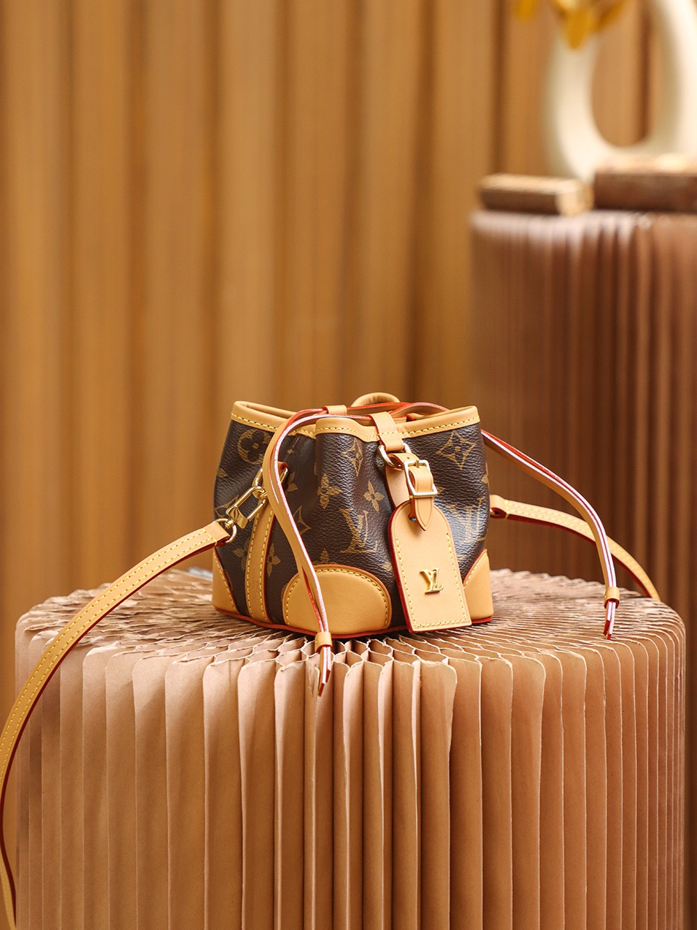 LV M57099 NOÉ PURSE
