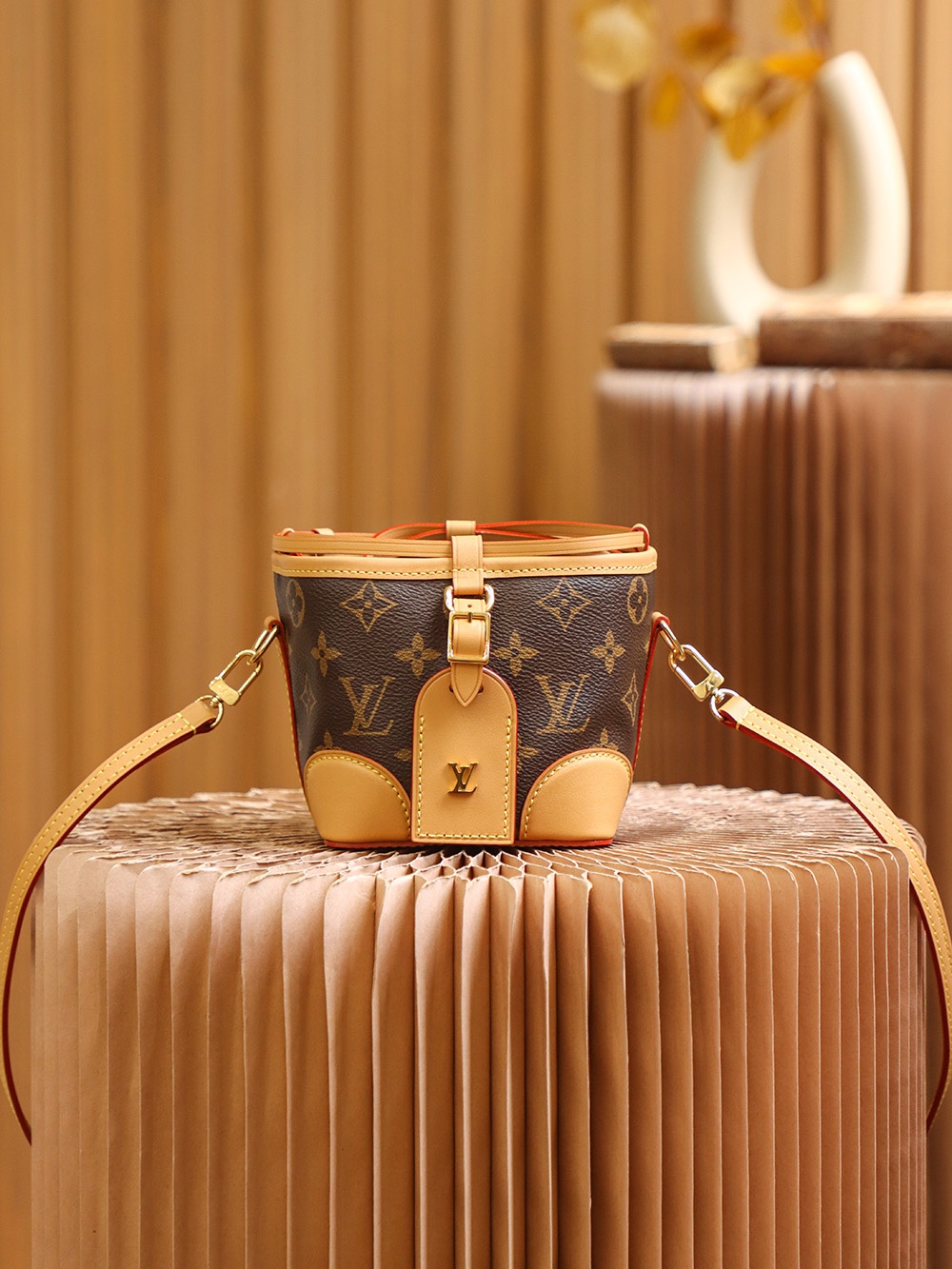LV M57099 NOÉ PURSE