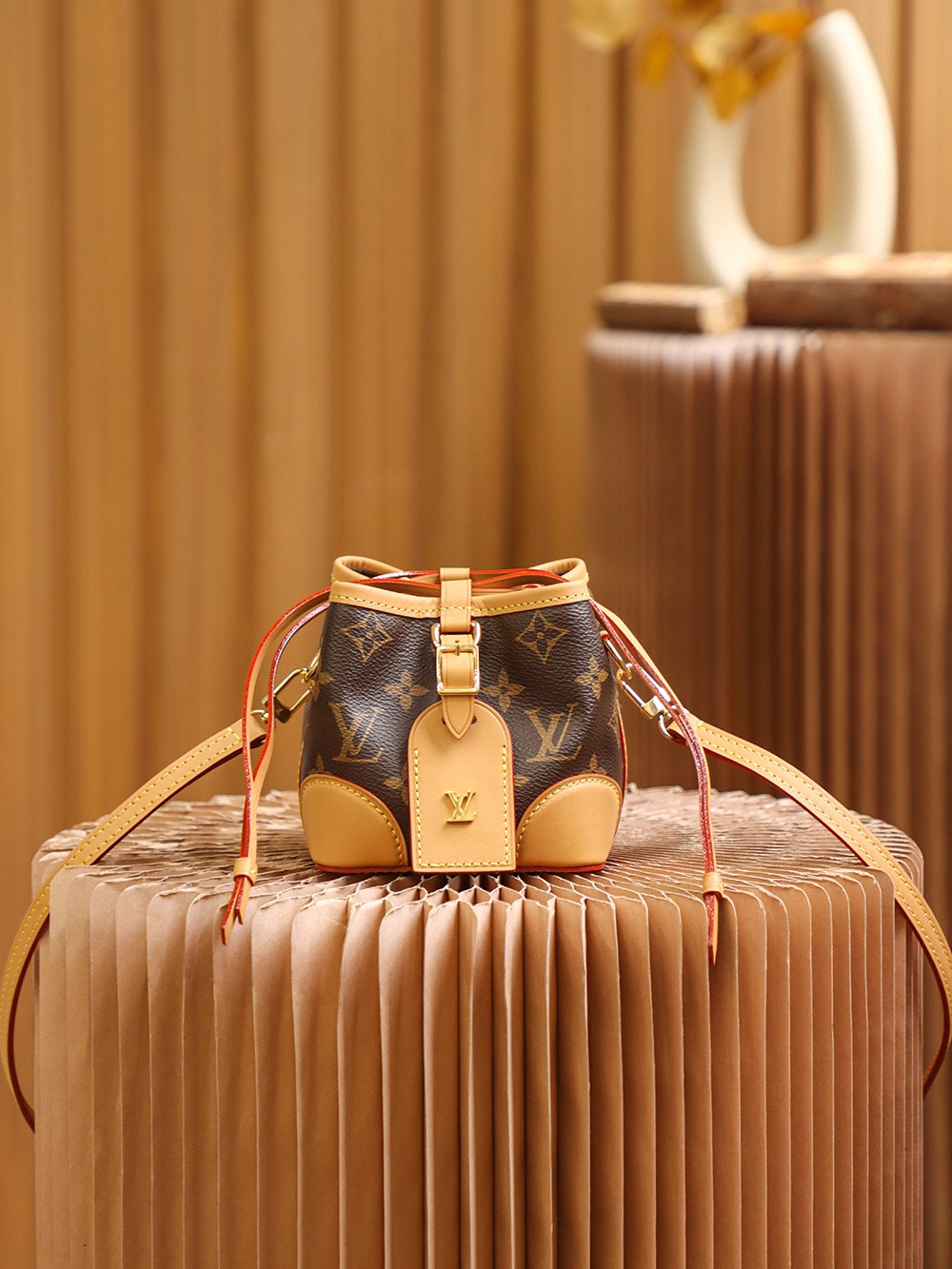 LV M57099 NOÉ PURSE
