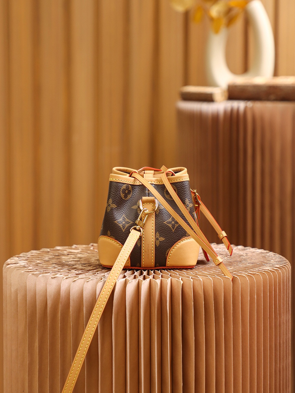 LV M57099 NOÉ PURSE