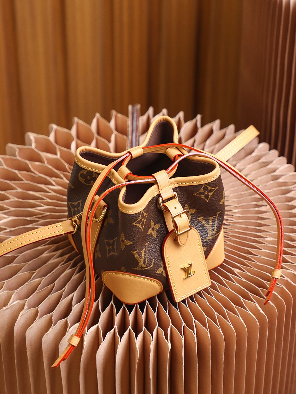 LV M57099 NOÉ PURSE