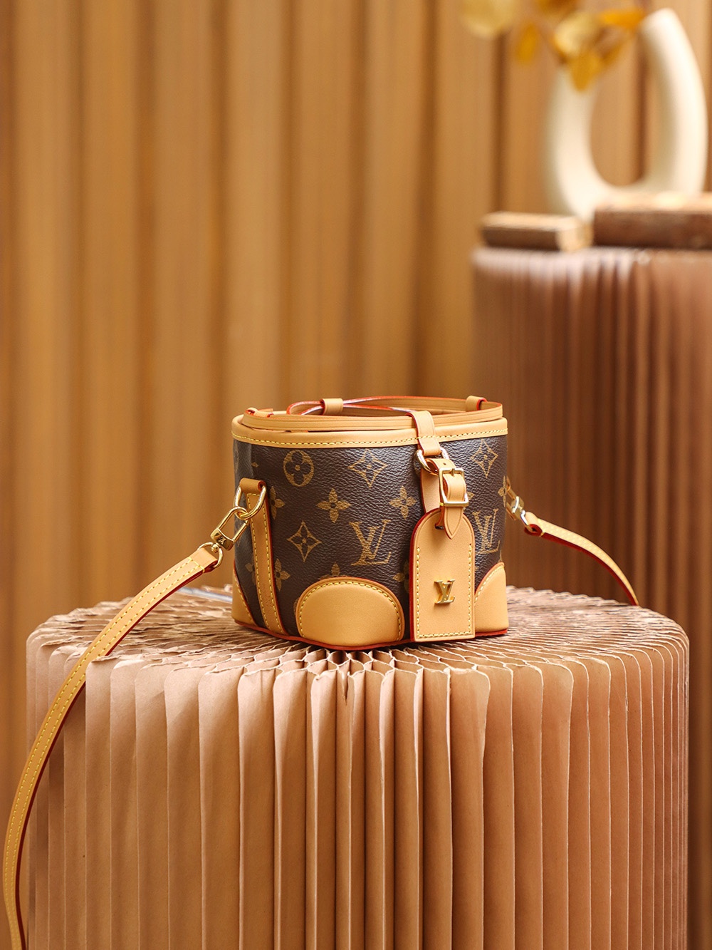 LV M57099 NOÉ PURSE