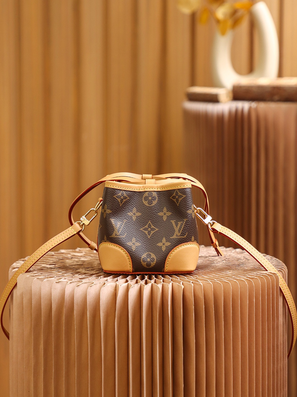 LV M57099 NOÉ PURSE