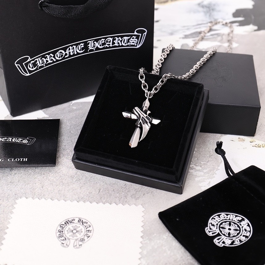 NO:114298,Croxin mini flame cross flower necklace classic cross flower shape flame elements sterling silver gold-plated material, jewelry fine products, chrome hearts, necklace, pure silver, gold plating19860909克罗心mini火焰十字花项链 经典十字花造型 火焰元素 纯银镀金材质,饰品精品,chrome hearts,necklace,pure silver,gold plating,Jewelry