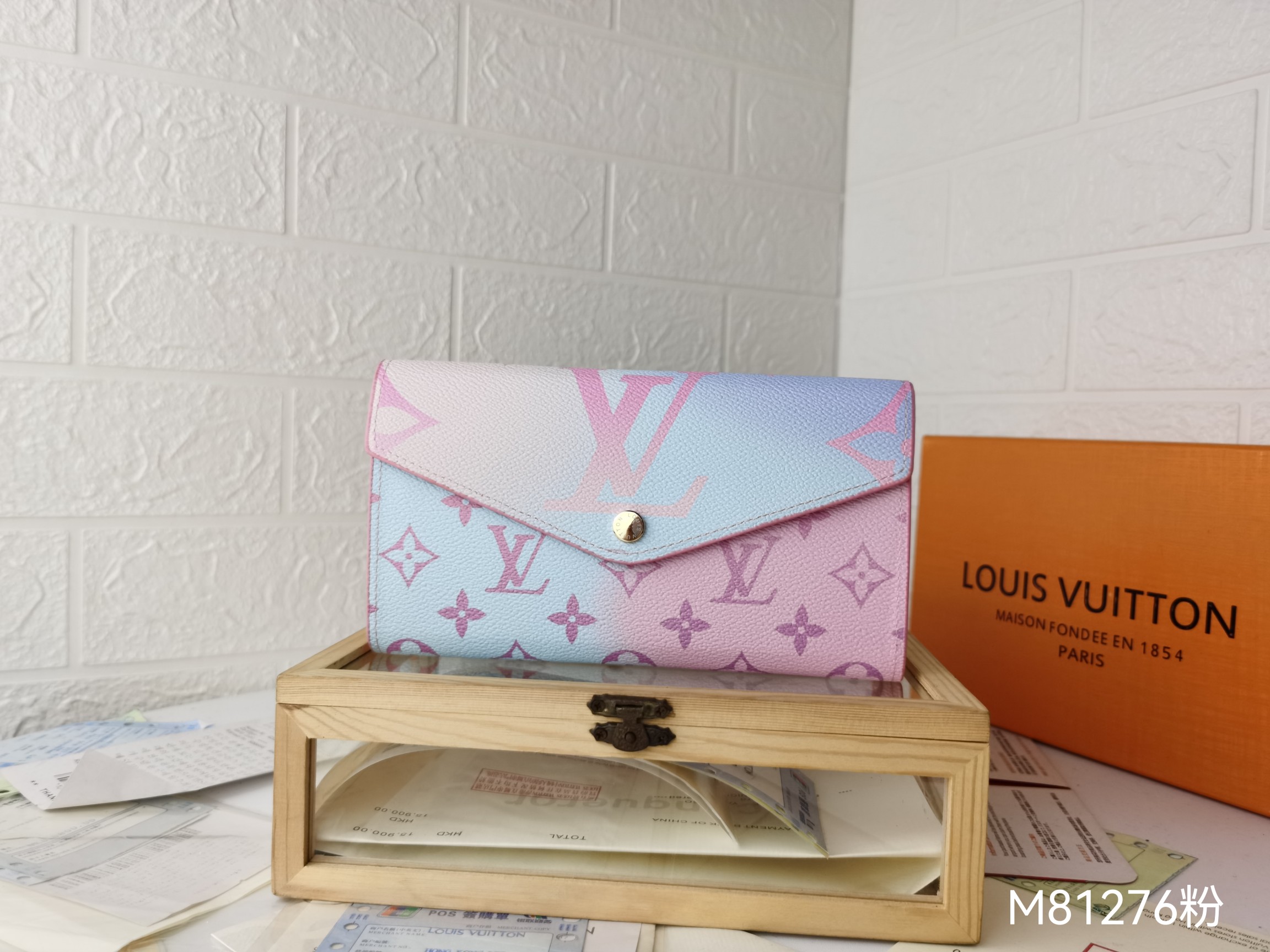 モノグラムキャンバスのエレガントなグラデーション信封財布