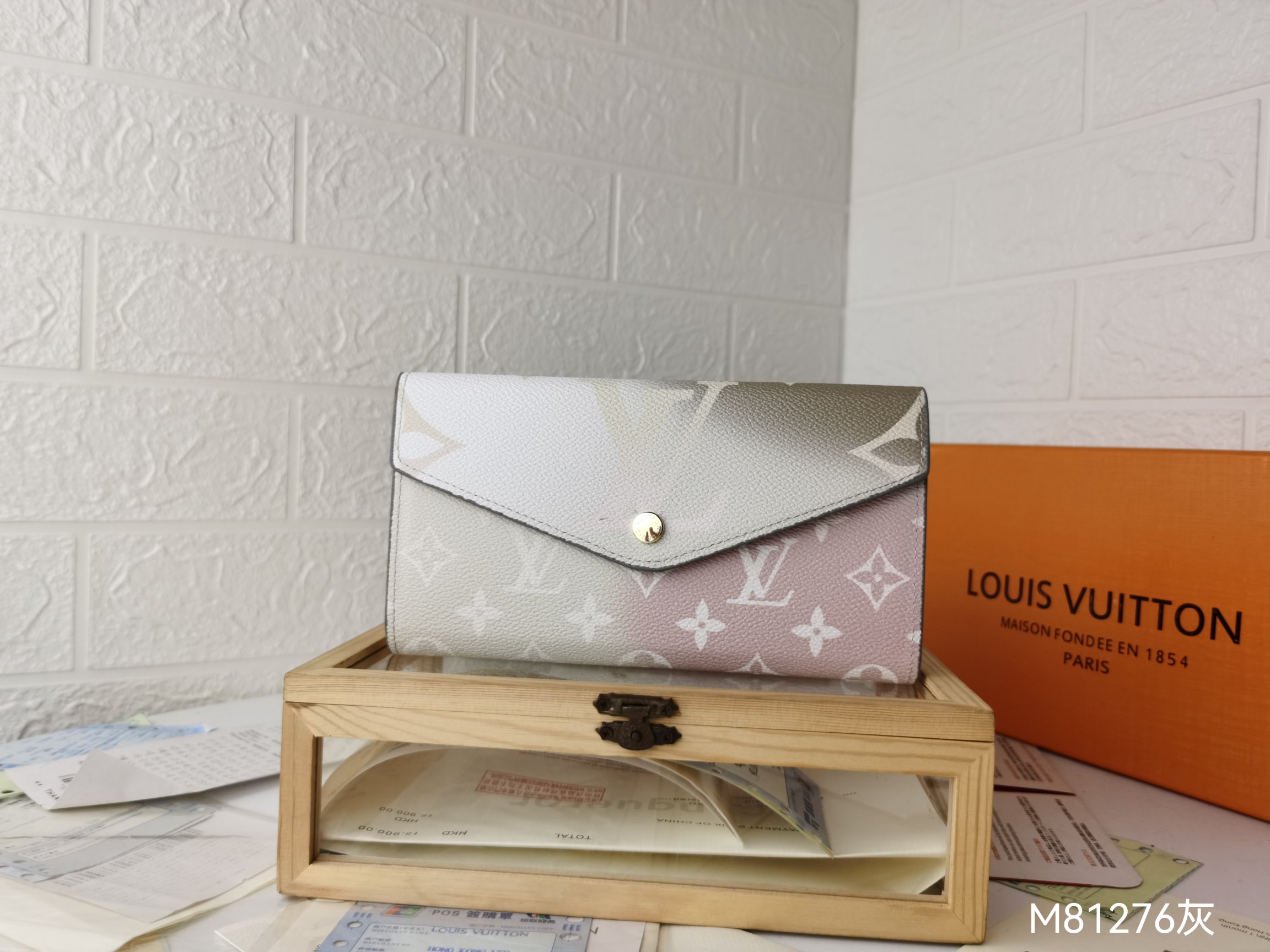 優雅なモノグラム帆布の新作グラデーション信封型財布