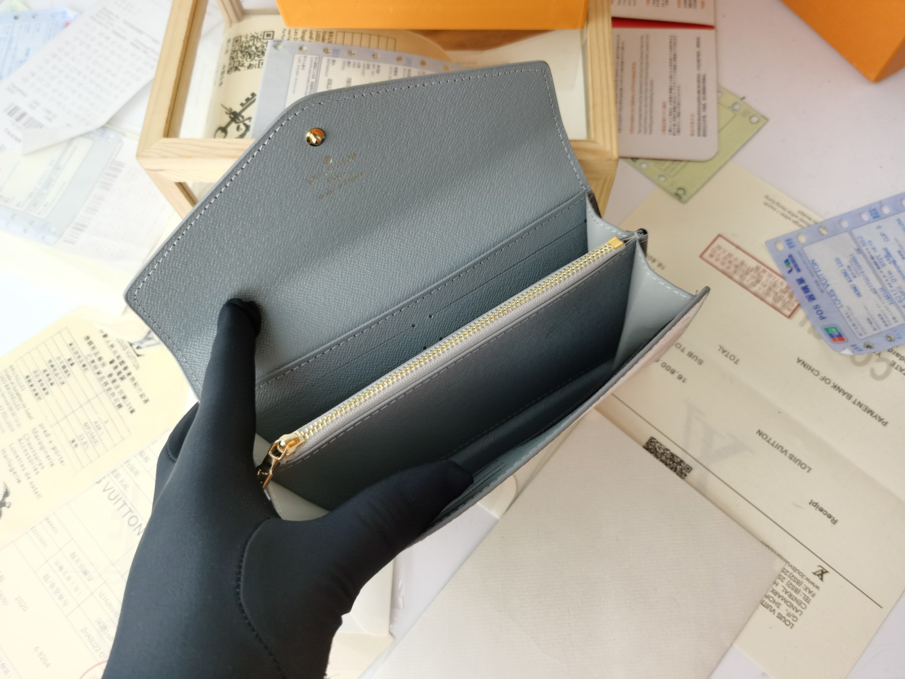 優雅なモノグラム帆布の新作グラデーション信封型財布