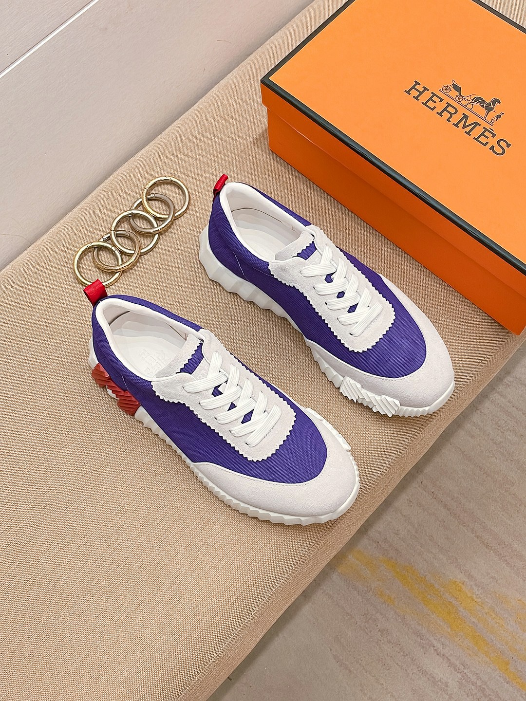 I5 高品质 Hermes 爱马仕 2022最新休闲鞋，原版版本，专柜一比一，鞋面采用进口小牛皮，羊皮内里垫脚原版防滑大底，透气舒适以质量说话，