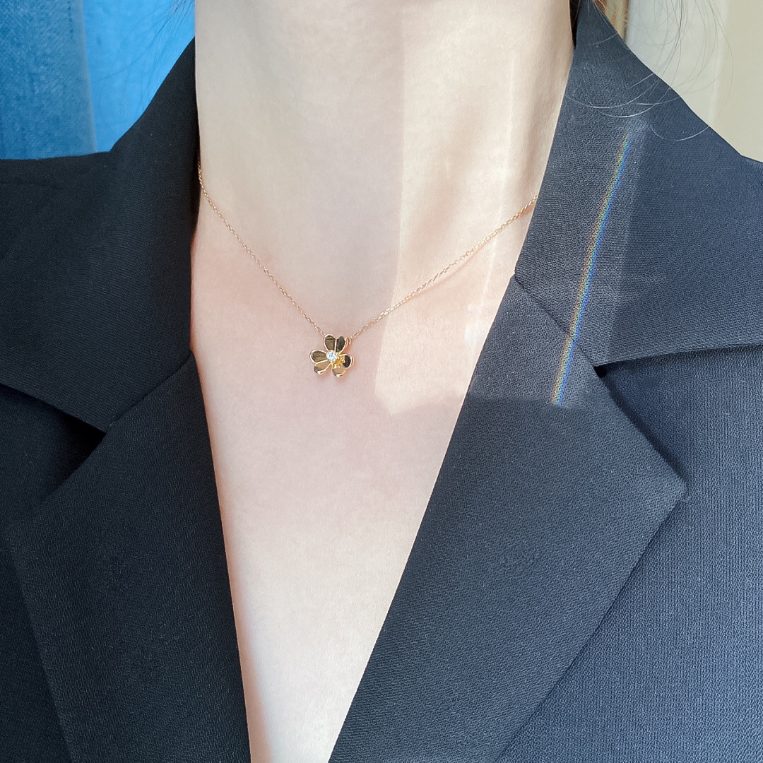 [Van Cleef & Arpels Jewelry]