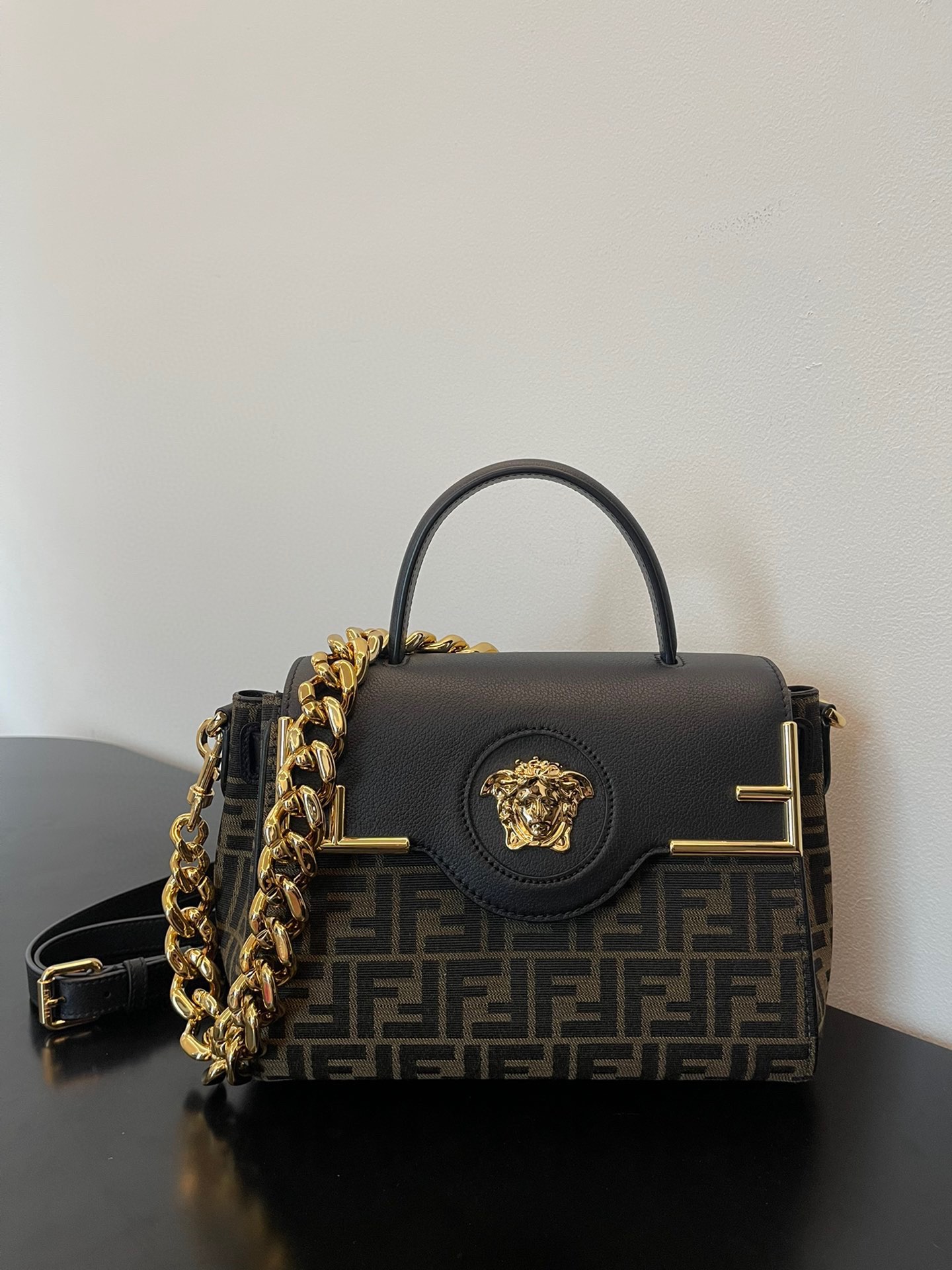 Replica Best
 Fendi Bags Handbags Gold Printing Medusa Chains