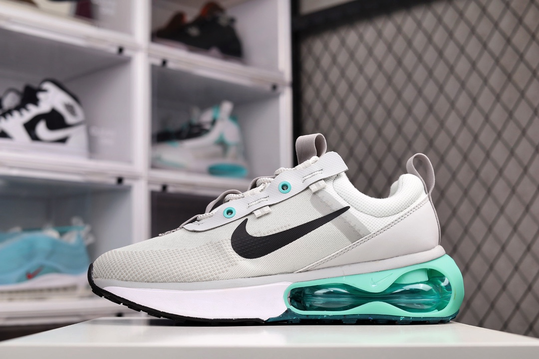 H0 Nike Air Max 2021 半掌气垫运动鞋 机能风 原装公司级 出货实拍 鞋款最大亮点是足底和空心泡沫中底的新型Air缓震装置 带来了更为轻便柔软的脚感