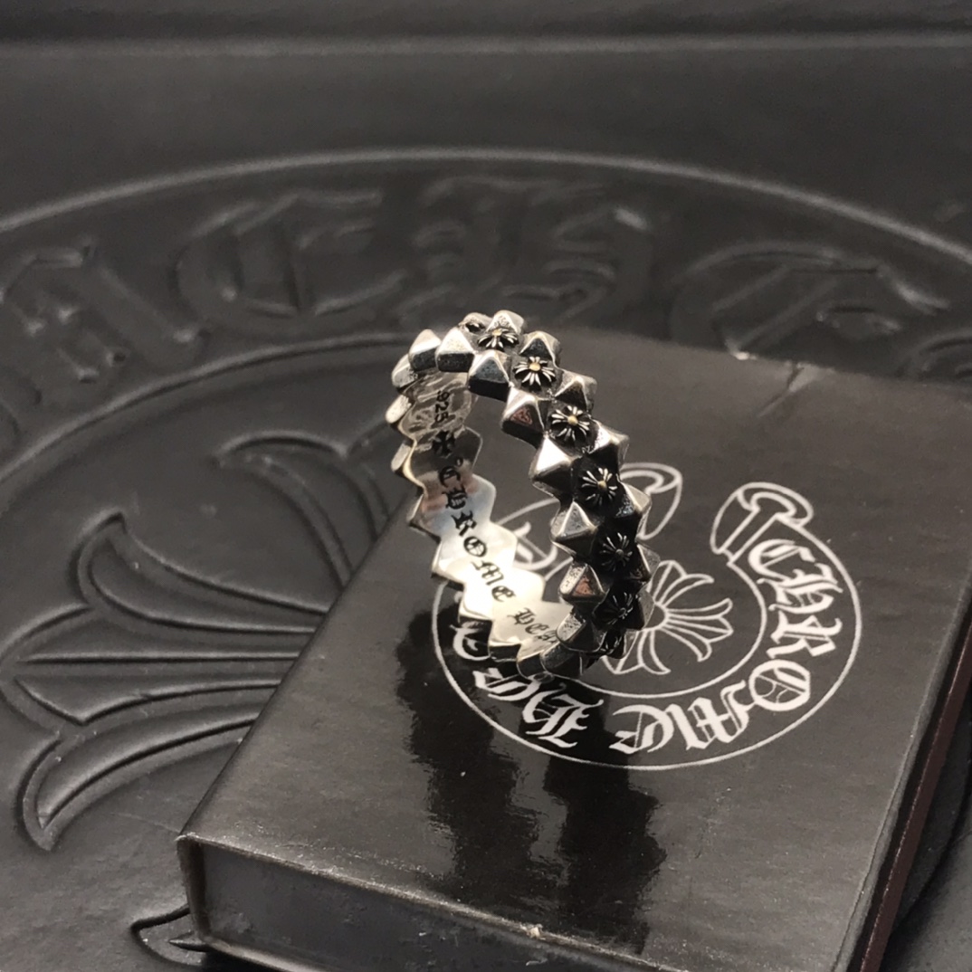 Chrome Hearts 高版本克罗心铆钉十字花戒指