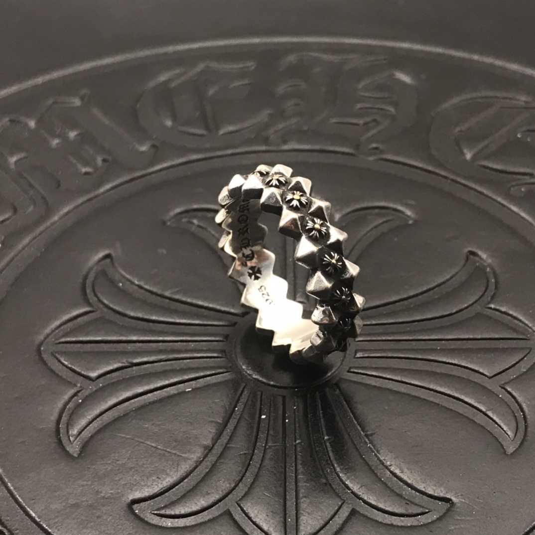 Chrome Hearts 高版本克罗心铆钉十字花戒指