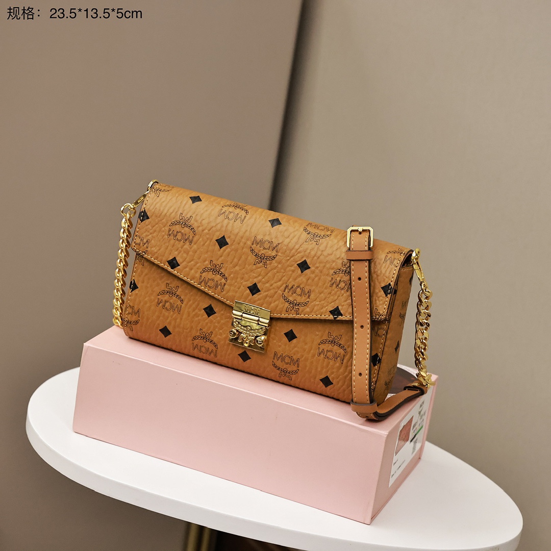 I5  MCM链条斜挎包