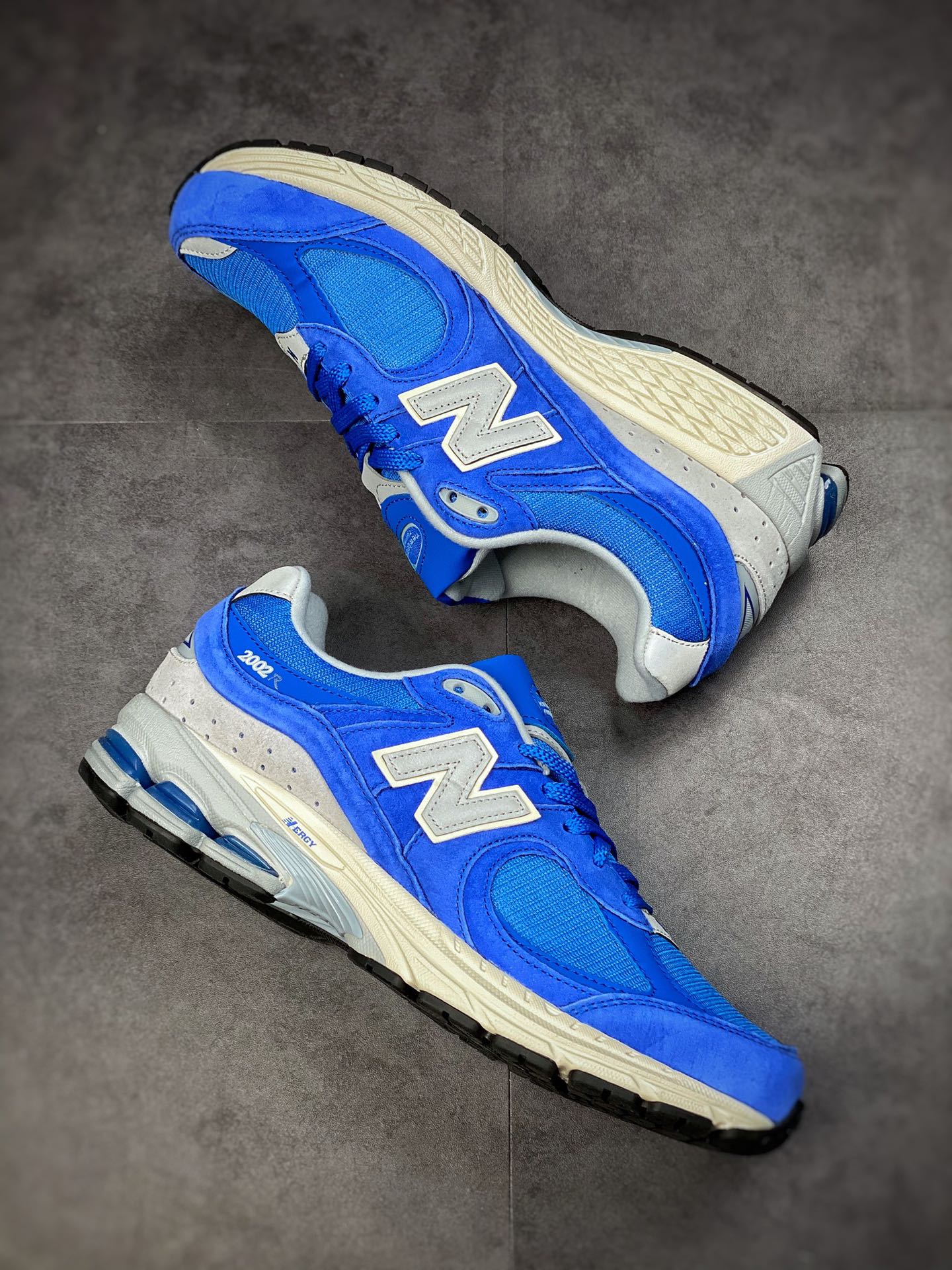 200 New Balance 2002R 复古单品 新百伦经典配色 M2002RHU