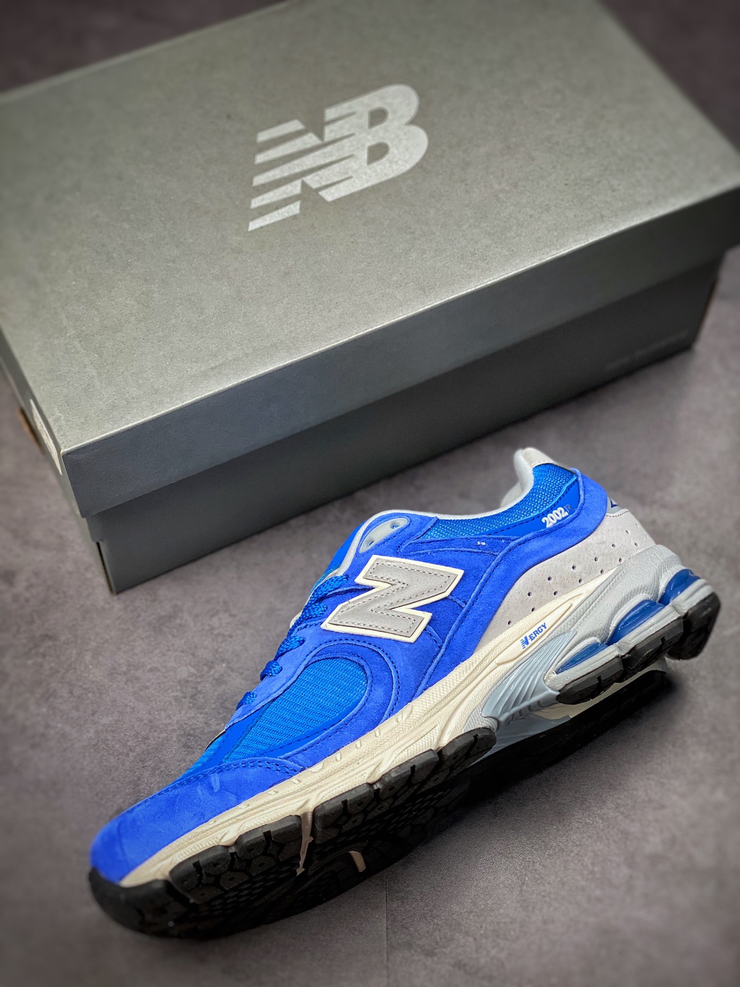 200 New Balance 2002R 复古单品 新百伦经典配色 M2002RHU