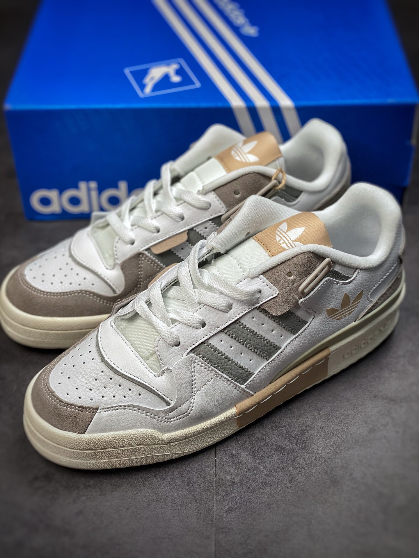 220 海外渠道 原盒原标版本 Adidas Forum 84 Low OG  低帮百搭潮流休闲运动板鞋  GX2159