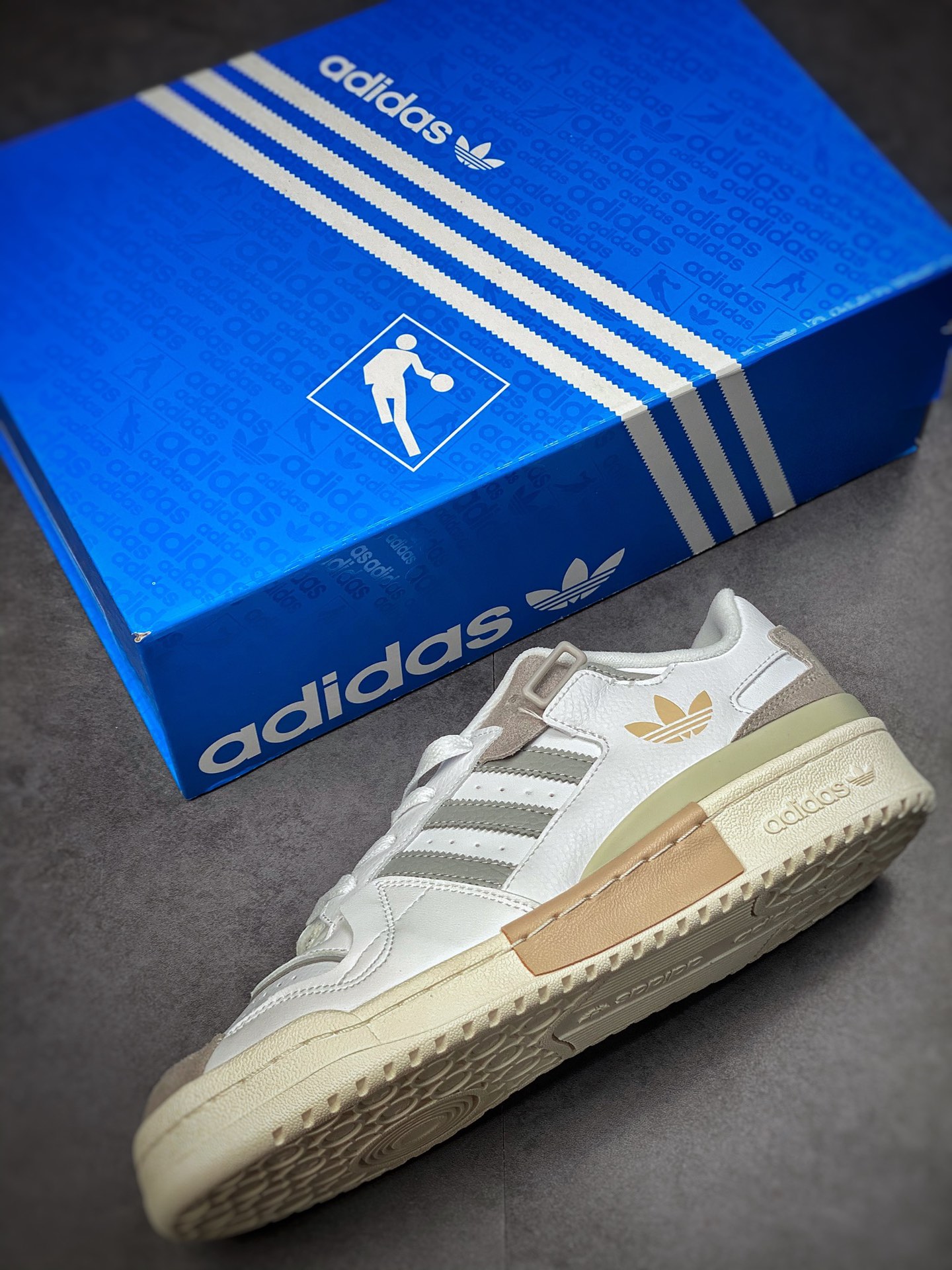 220 海外渠道 原盒原标版本 Adidas Forum 84 Low OG  低帮百搭潮流休闲运动板鞋  GX2159