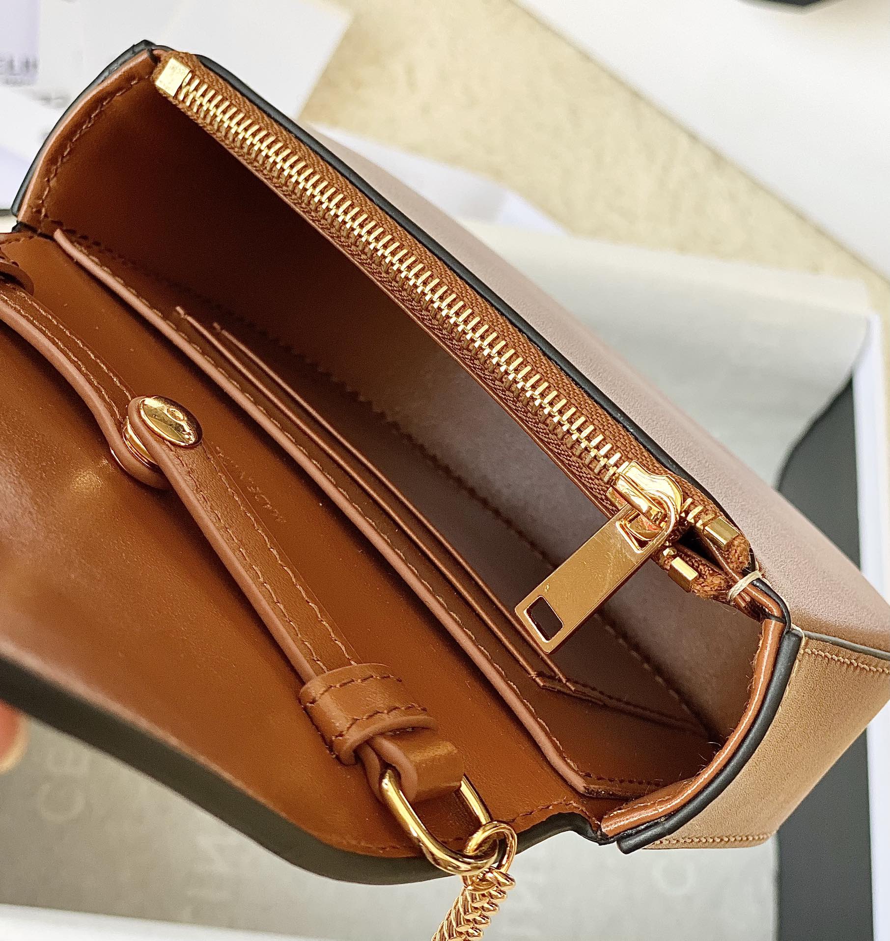 CELINE赛琳新款牛皮马鞍包100453