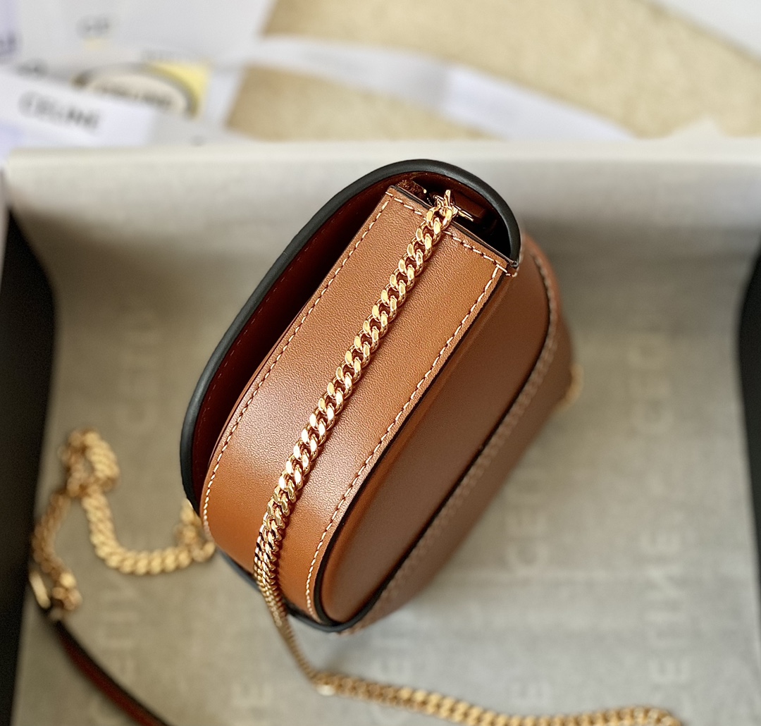 CELINE赛琳新款牛皮马鞍包100453