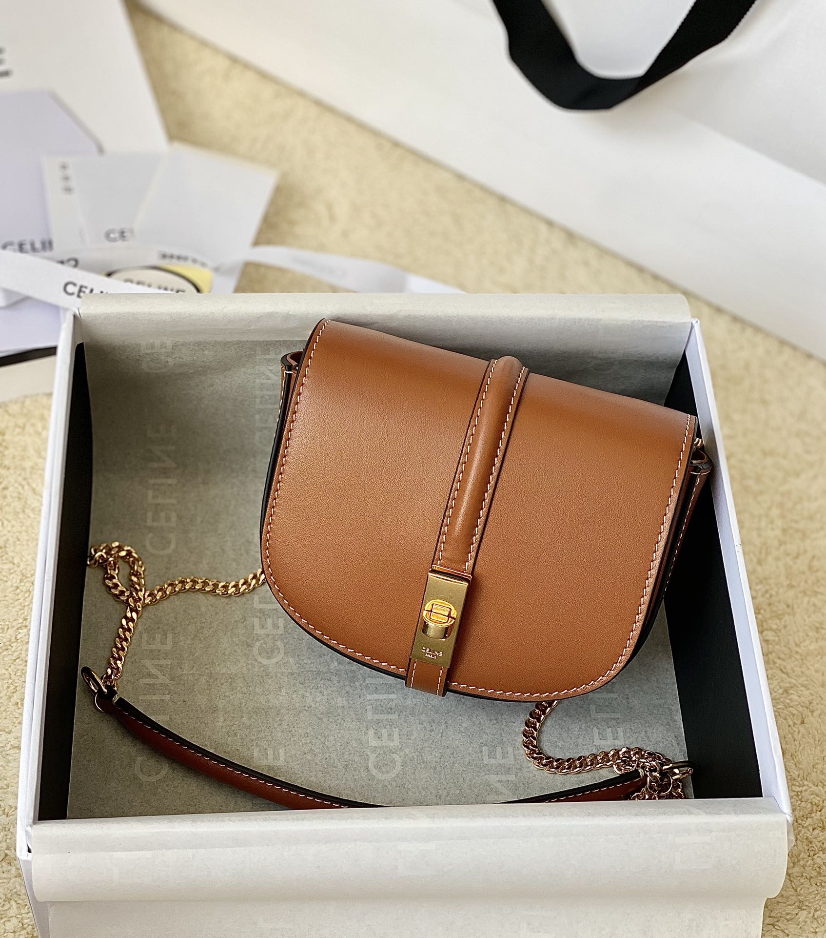 CELINE赛琳新款牛皮马鞍包100453