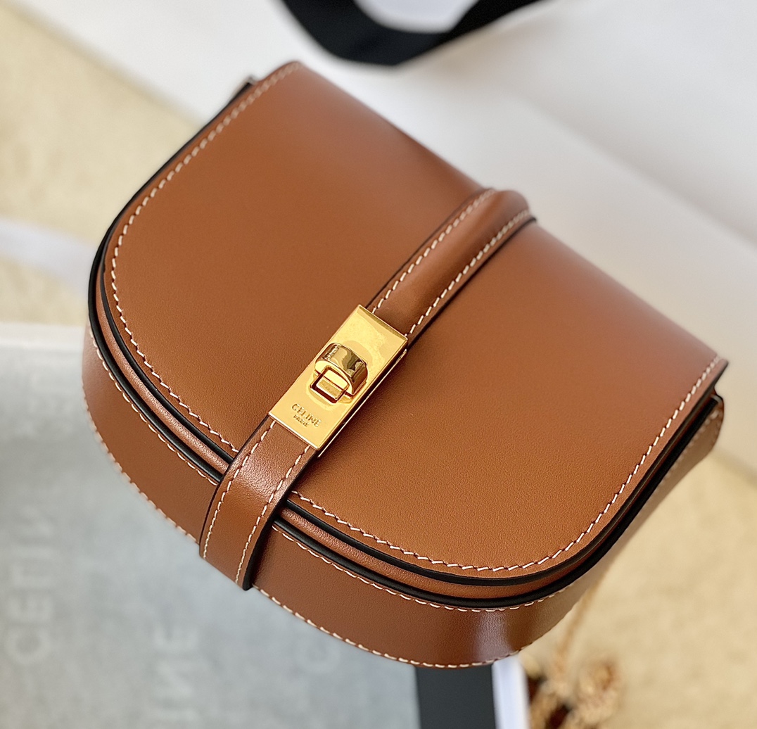 CELINE赛琳新款牛皮马鞍包100453