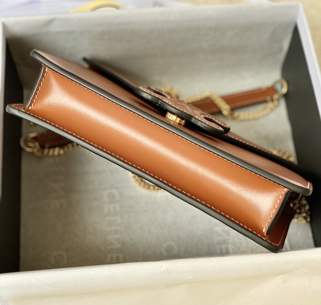 CELINE赛琳2022新品woc 浮雕信封包100773