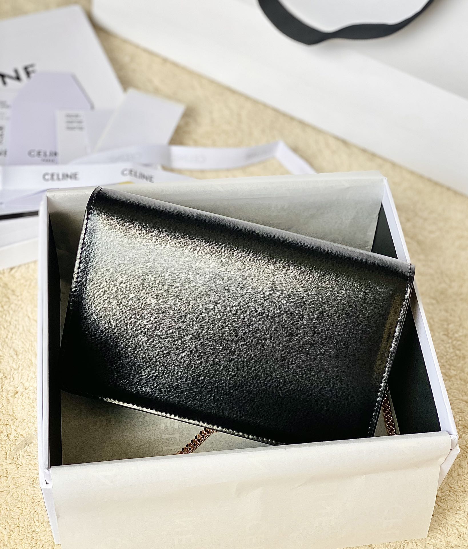 CELINE赛琳2022新品woc 浮雕信封包100773