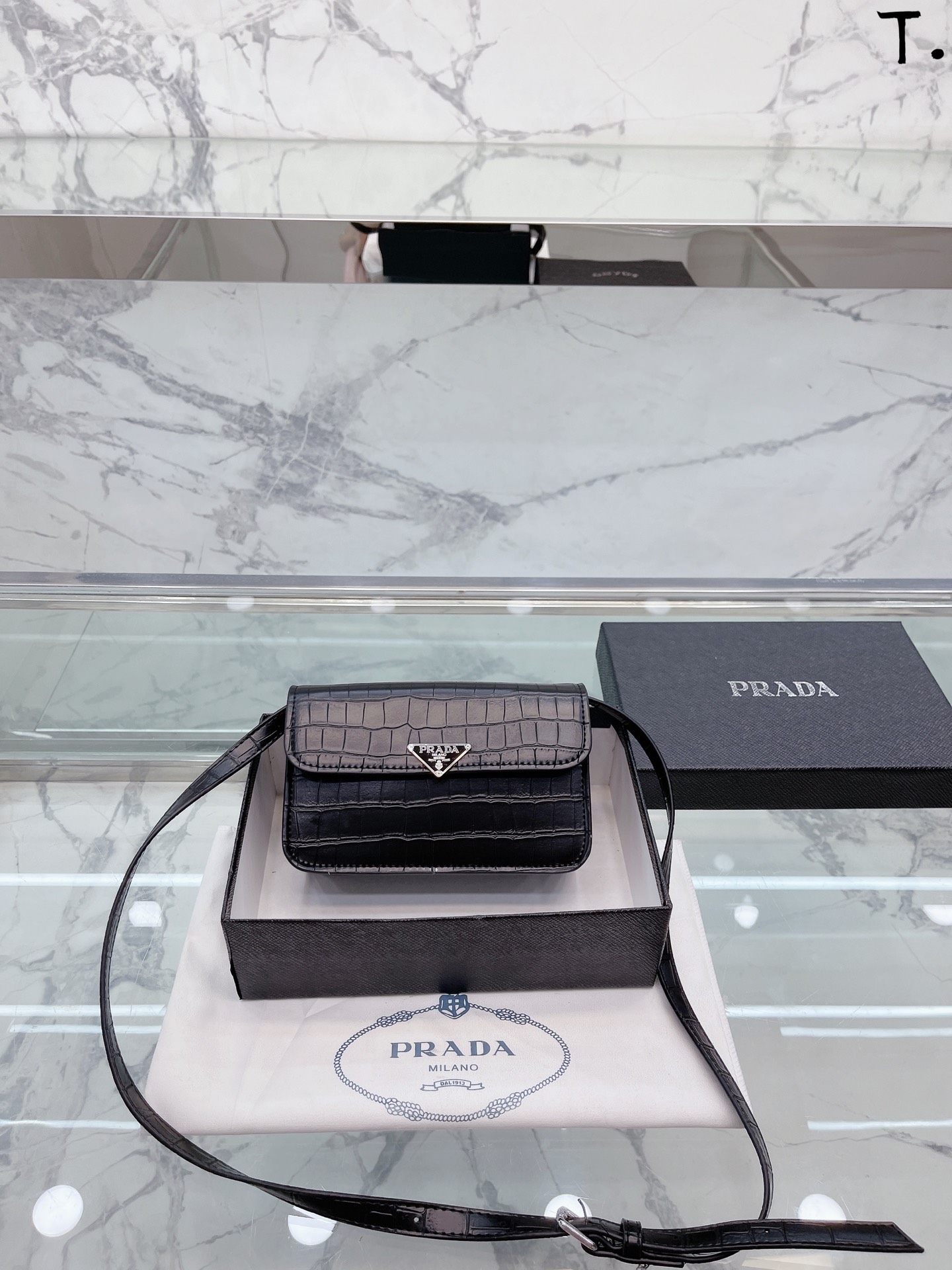 J0 2022 春夏 鳄鱼纹 小方包 又让我再次种草了 尺寸20 13cm