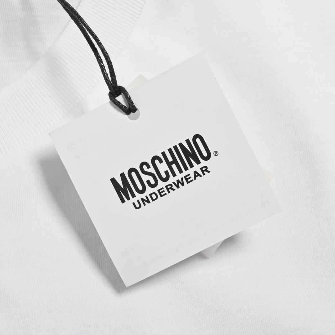 Moschino/莫斯奇诺22ss印花人物短袖