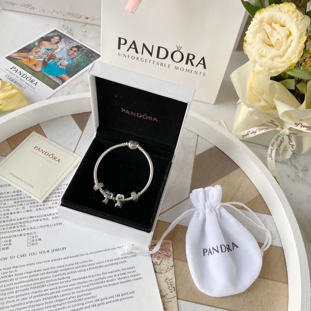 NO:103559,Pandora bracelet purchasing agent!  Focus on authentic Pandora Australian order PANDOR, special channels, support counter comparison, sterling silver, eight hearts and eight arrow diamonds, full size, full hand-made inlay, bracelet size 17-18-19cm, select number according to your own hand circumference   2cm Limited-time sale, support counter comparison, in this way, except for the different prices, everything is the same [grin], with a full set of packaging for the counter, what are you waiting for [grin], Pandora finished bracelet, bracelet, pure silver19860909潘多拉手链代购级！专注正品潘多拉澳洲订单PANDOR,特殊渠道,支持专柜对比,纯银,八心八箭钻,足克足量,全手工镶嵌,手链尺寸17-18-19cm选择码数按照自己手围 2cm 限量出售,支持专柜对比,这么讲除了价格不一样,哪都一样[呲牙],配专柜全套包装,你还在等什么[呲牙],潘多拉成品手镯,bracelet,bracelet,pure silver,Jewelry