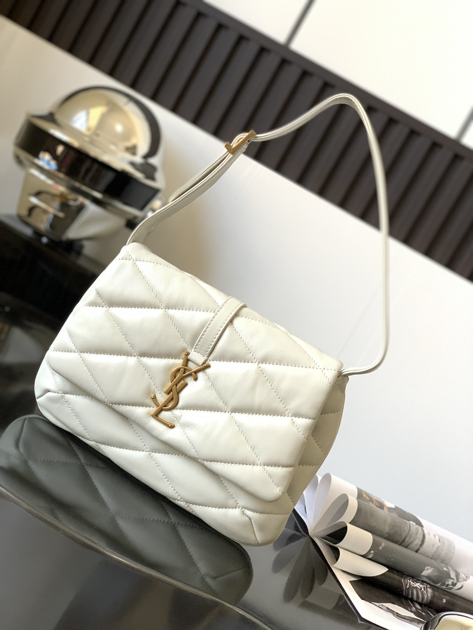 LE 57 Lambskin Quilted Shoulder Bag Metal Logo