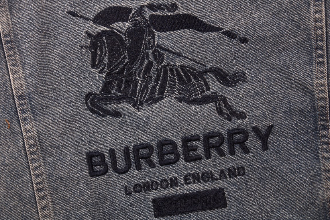 Burberry巴宝莉BBR X Supreme 22SS 联名 战马刺绣牛仔外套