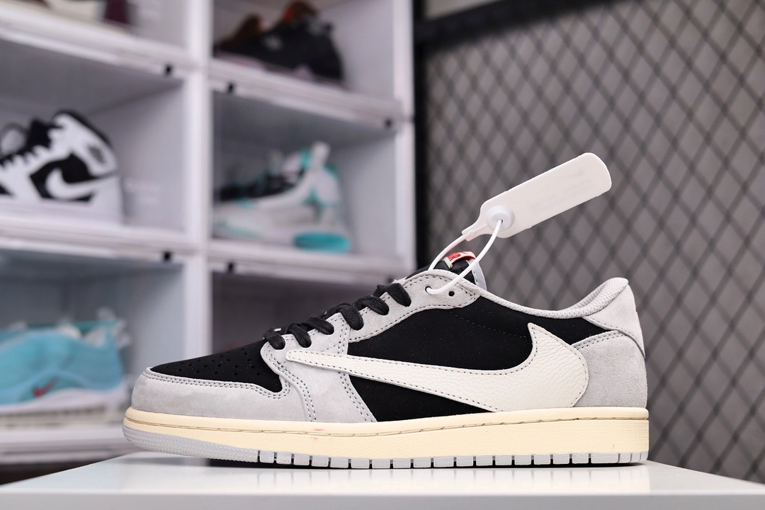 H0 Air Jordan 1 Military Blue 大厂出品 纯原级别 正确版本 Air Jordan 1 Military Blue “AJ1乔1 TS 藤原浩 闪电 鬼脸三方联名倒钩 原厂头层皮料 采用原厂皮拼接 原档案开发，原盒原标，采购原厂材料，细节做工全方位对比原鞋 完美细节鉴赏