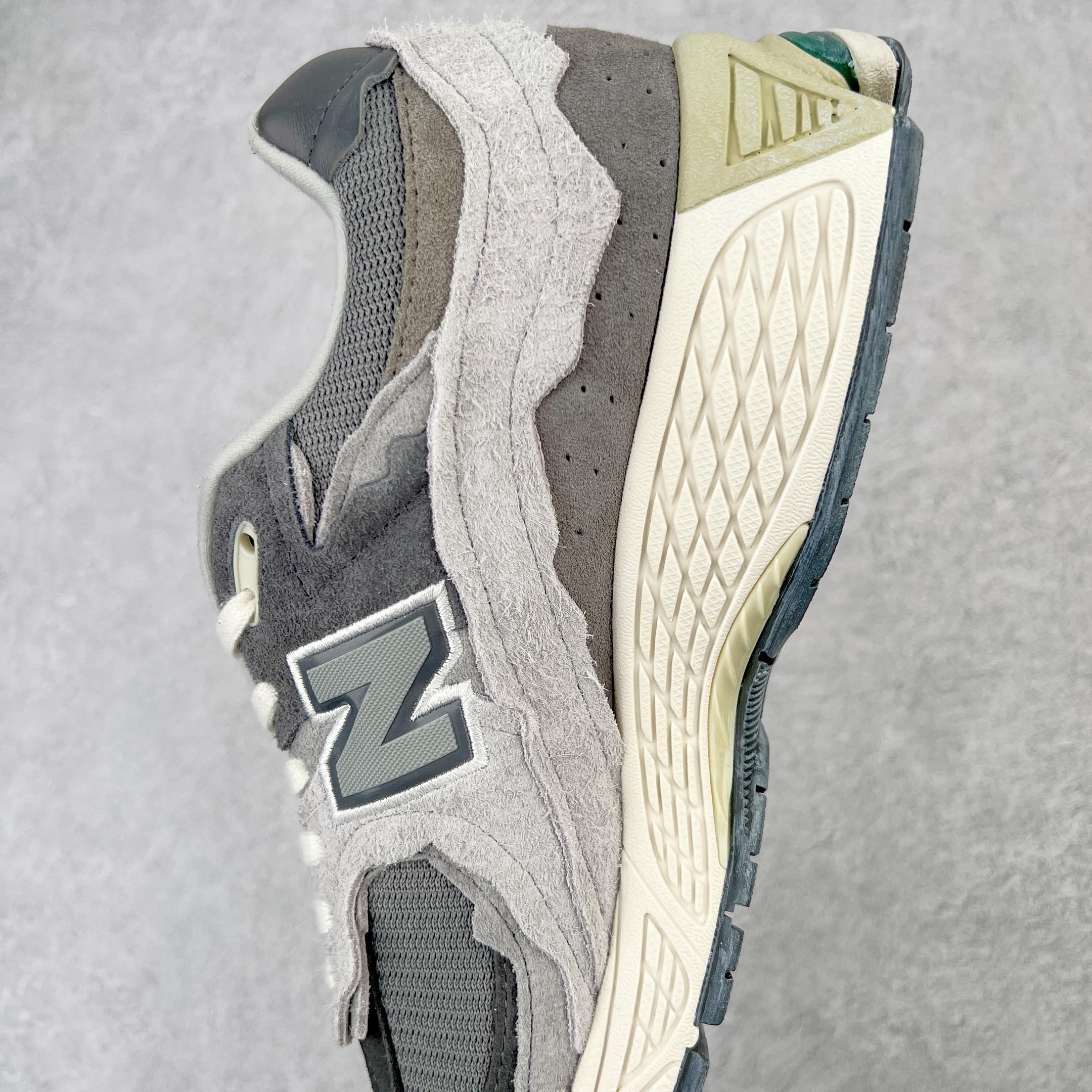 图片[7]-💰240 ＃M纯原 新百伦NB New Balance M2002RDA 云雨灰 全套原楦原纸板原厂数据开发 原厂网纱 原装进口翻毛皮料正确绒感卡色 正确中底拉帮中底网布细节 一比一手工擦旧效果 冲裁组合 匠心打造 耗时两个月开发完成 工艺极其复杂难度可想而知 新开独立私模大底 全网唯一正确做旧组合大底 高端零售专供产物 尺码：36 37 37.5 38 38.5 39.5 40 40.5 41.5 42 42.5 43 44 44.5 45 45.5 46.5 47 编码：by3936010-运动鞋