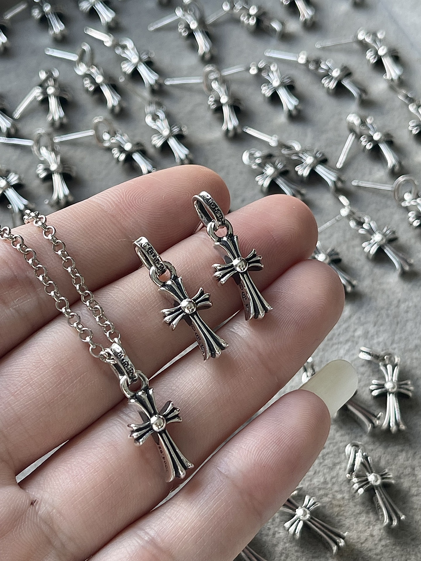 Chrome Hearts 克罗心 字母十字架项链+耳钉