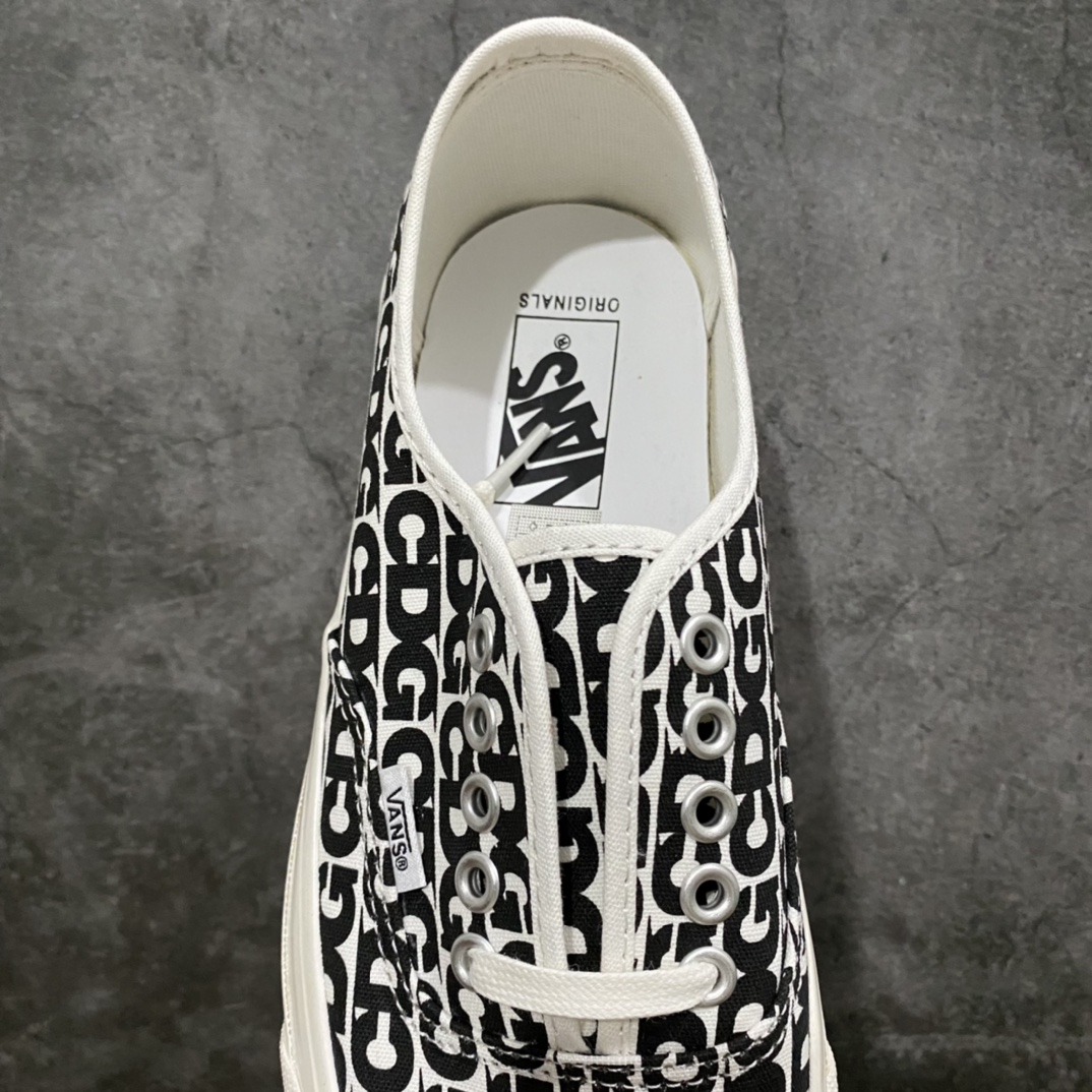 图片[8]-市售最强版本 Comme des Garcons x Vans OG Authentic LX 川久保玲万斯联名限定 满印涂鸦 低帮硫化休闲板鞋 原鞋开发 公司同源整套流水线出货 鞋面字体印花印制45次才最终完美定版 清晰度市面独家 匠心打造 高端零售市场专供 懂货的老铁直接上车 开箱拿在手上一眼就很哇塞的这种 尺码：36 36.5 37 38 38.5 39 40.5 41 42 42.5 43 44 45-选品中心