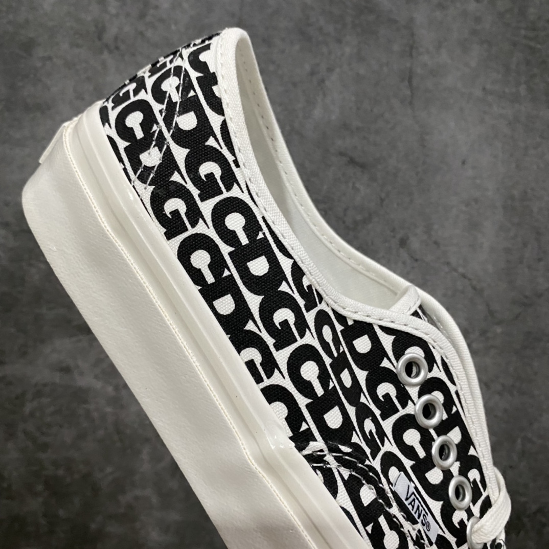 图片[7]-市售最强版本 Comme des Garcons x Vans OG Authentic LX 川久保玲万斯联名限定 满印涂鸦 低帮硫化休闲板鞋 原鞋开发 公司同源整套流水线出货 鞋面字体印花印制45次才最终完美定版 清晰度市面独家 匠心打造 高端零售市场专供 懂货的老铁直接上车 开箱拿在手上一眼就很哇塞的这种 尺码：36 36.5 37 38 38.5 39 40.5 41 42 42.5 43 44 45-选品中心
