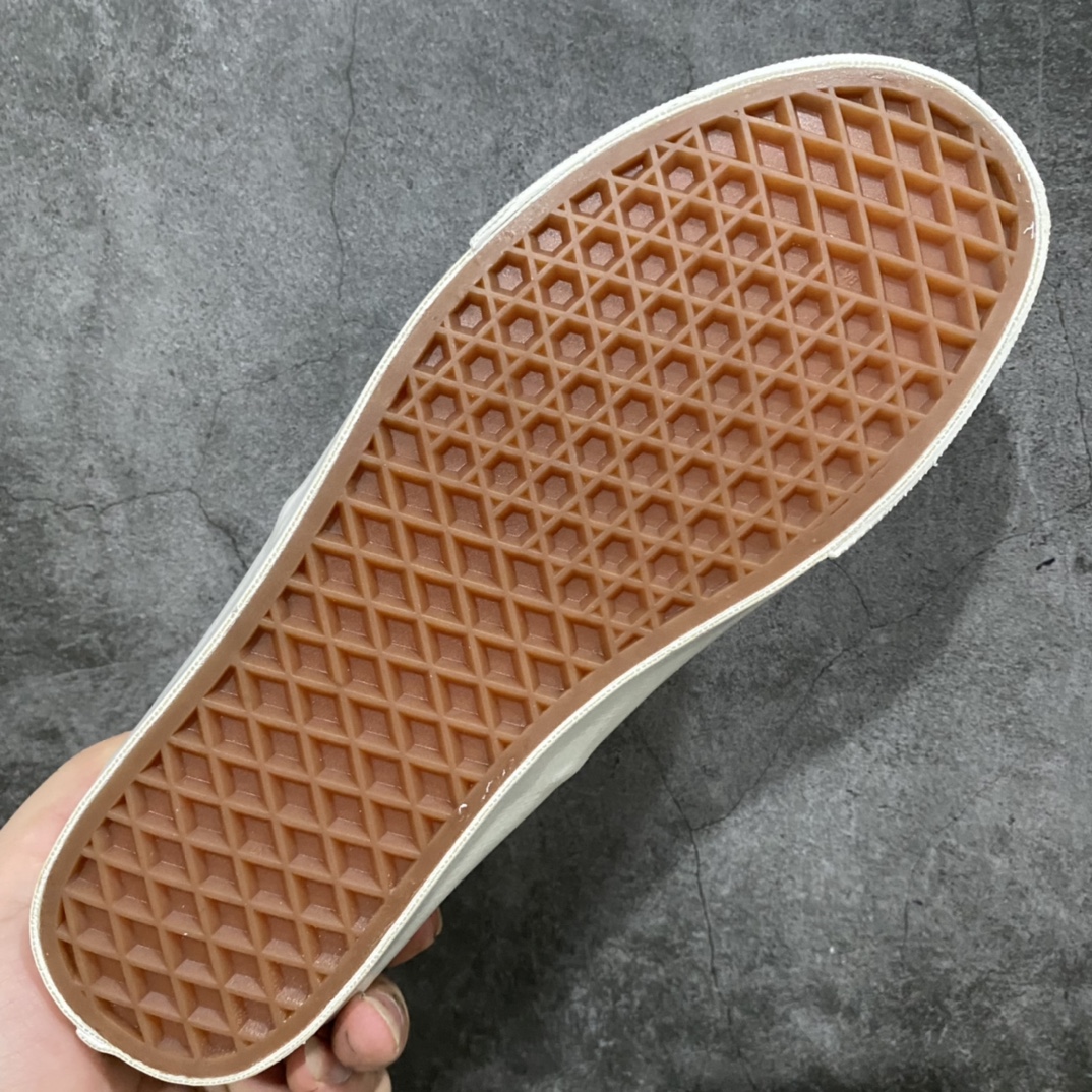 图片[9]-市售最强版本 Comme des Garcons x Vans OG Authentic LX 川久保玲万斯联名限定 满印涂鸦 低帮硫化休闲板鞋 原鞋开发 公司同源整套流水线出货 鞋面字体印花印制45次才最终完美定版 清晰度市面独家 匠心打造 高端零售市场专供 懂货的老铁直接上车 开箱拿在手上一眼就很哇塞的这种 尺码：36 36.5 37 38 38.5 39 40.5 41 42 42.5 43 44 45-选品中心