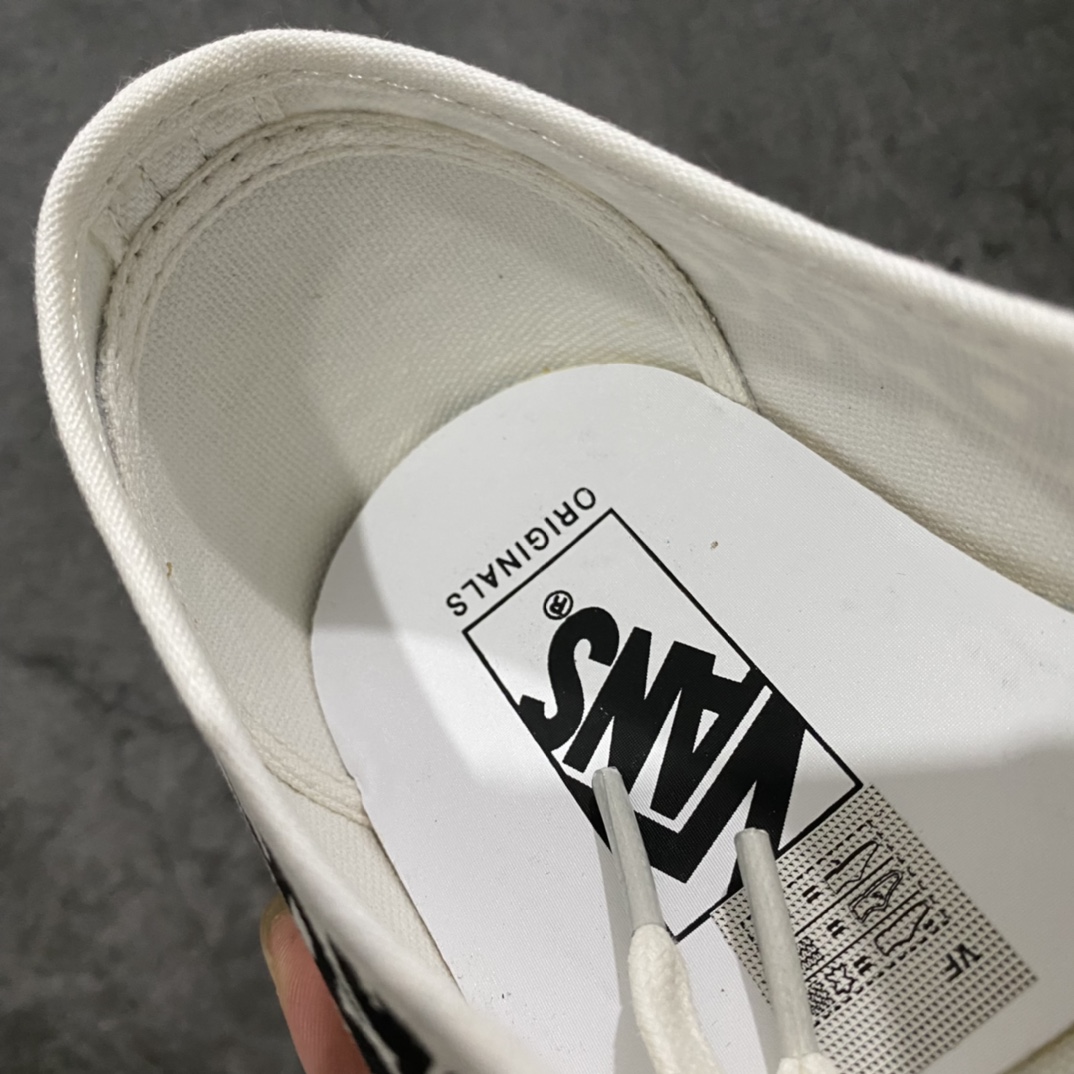图片[5]-市售最强版本 Comme des Garcons x Vans OG Authentic LX 川久保玲万斯联名限定 满印涂鸦 低帮硫化休闲板鞋 原鞋开发 公司同源整套流水线出货 鞋面字体印花印制45次才最终完美定版 清晰度市面独家 匠心打造 高端零售市场专供 懂货的老铁直接上车 开箱拿在手上一眼就很哇塞的这种 尺码：36 36.5 37 38 38.5 39 40.5 41 42 42.5 43 44 45-选品中心