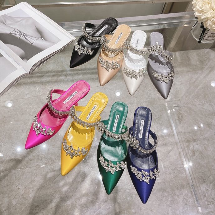 NO:787026,Manolo Blahnik's famous wheat ear, classic and elegant without being ostentatious, low-key luxury without being exaggerated, delicate and durable. Leather bottom and leather lining, satin, 3442 sizes, multiple colors available, half drag, manolo blahnik19860909Manolo Blahnik 大名鼎鼎的麦穗,经典优雅而不张扬,低调奢华不显浮夸,秀气精致而又耐看.皮底皮里缎面,3442码,多色可选,,半拖,manolo blahnik,Women's Shoes