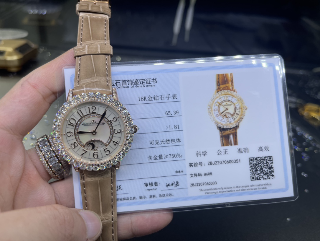 Lacoste 表带美洲鳄鱼皮 颜色搭配堪称完美