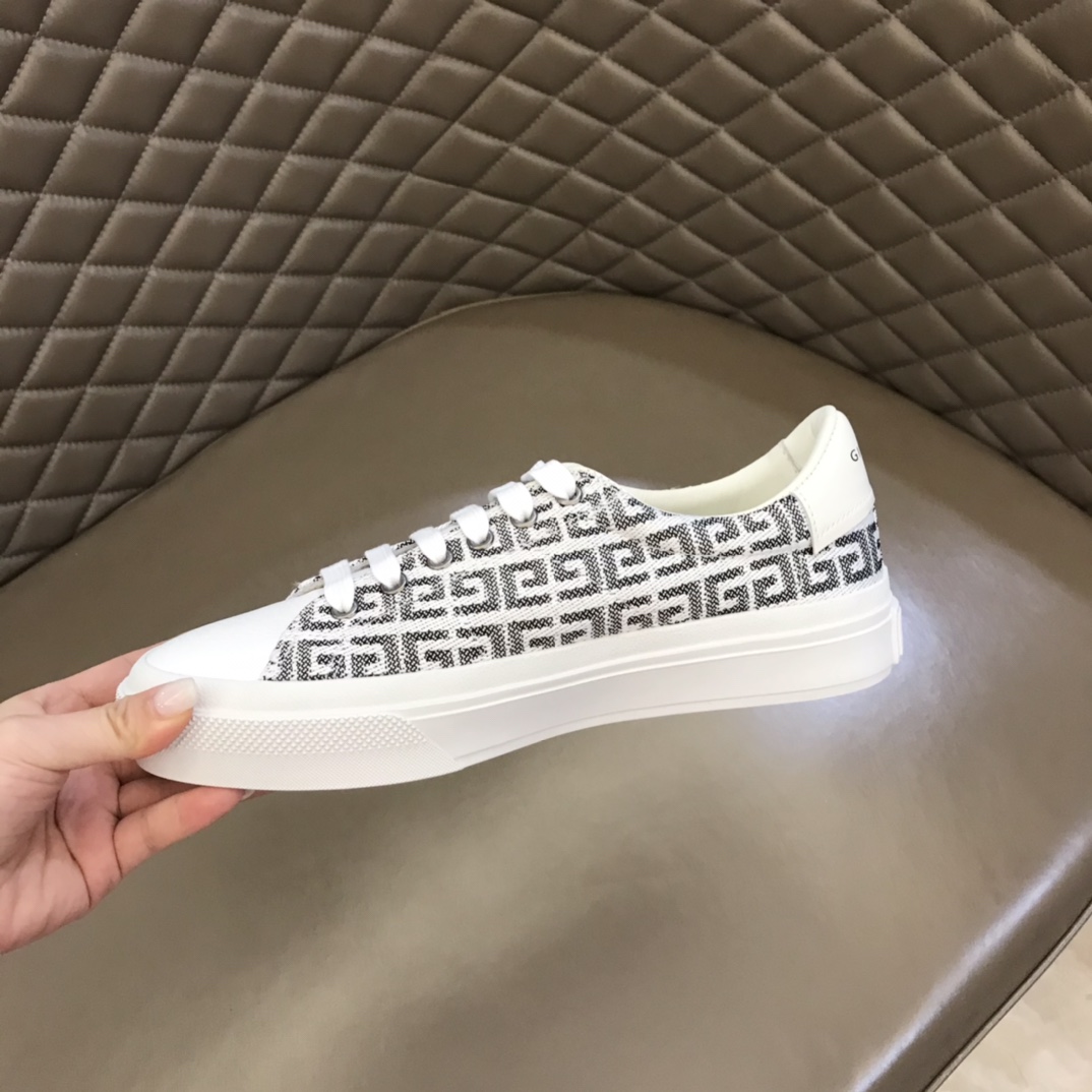 GIVENCHY纪梵希   进口牛皮拼接帆布男士经典百搭低帮运动鞋
