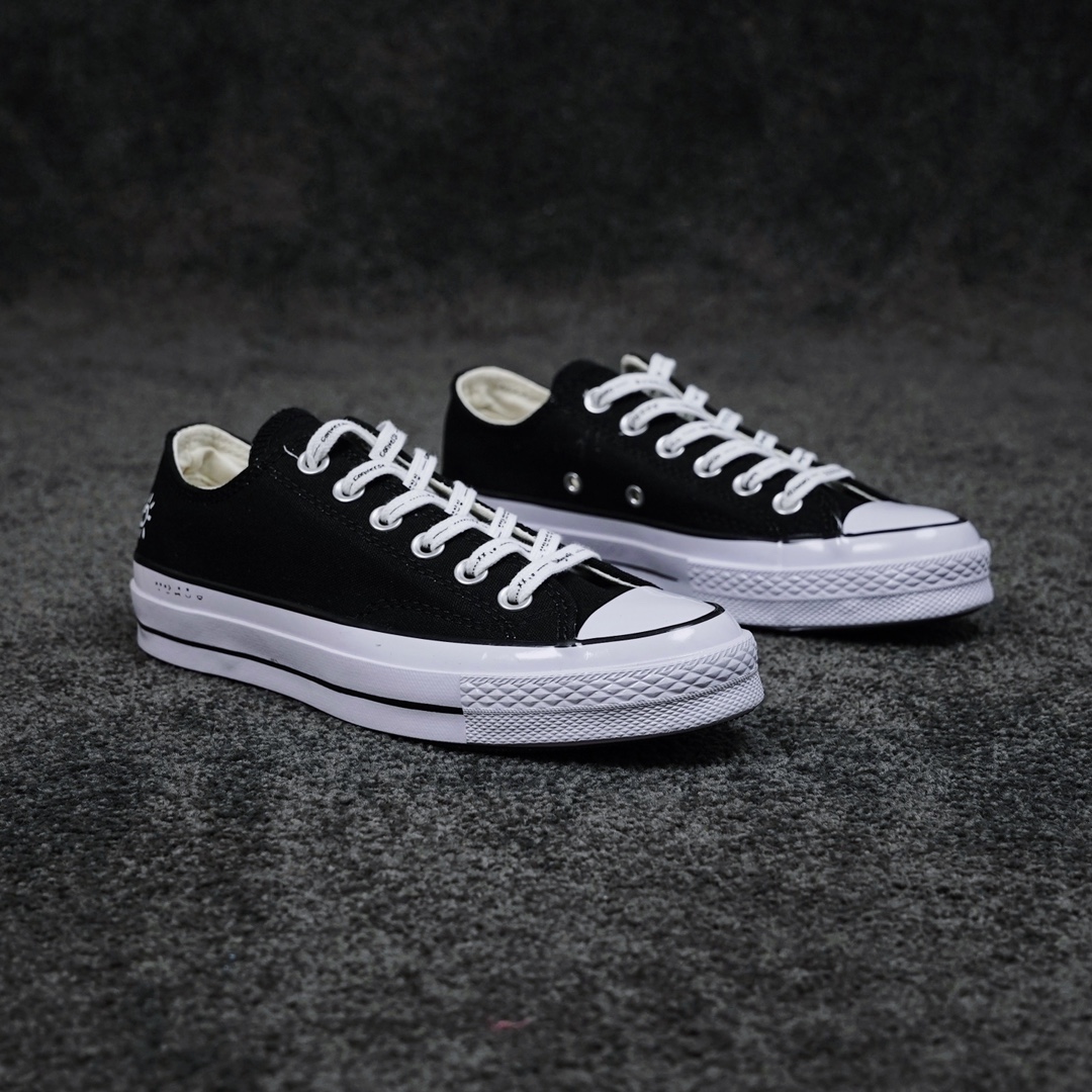 G0 Converse Chuck 1970s 涂鸦手绘匡威新品涂鸦手绘｜Sunday鞋身外侧使用涂鸦印花图案笑脸符号后跟三星标重叠设计经典logo与鞋带以手绘方式呈现 整体性统一穿上它每天保持一个好心情