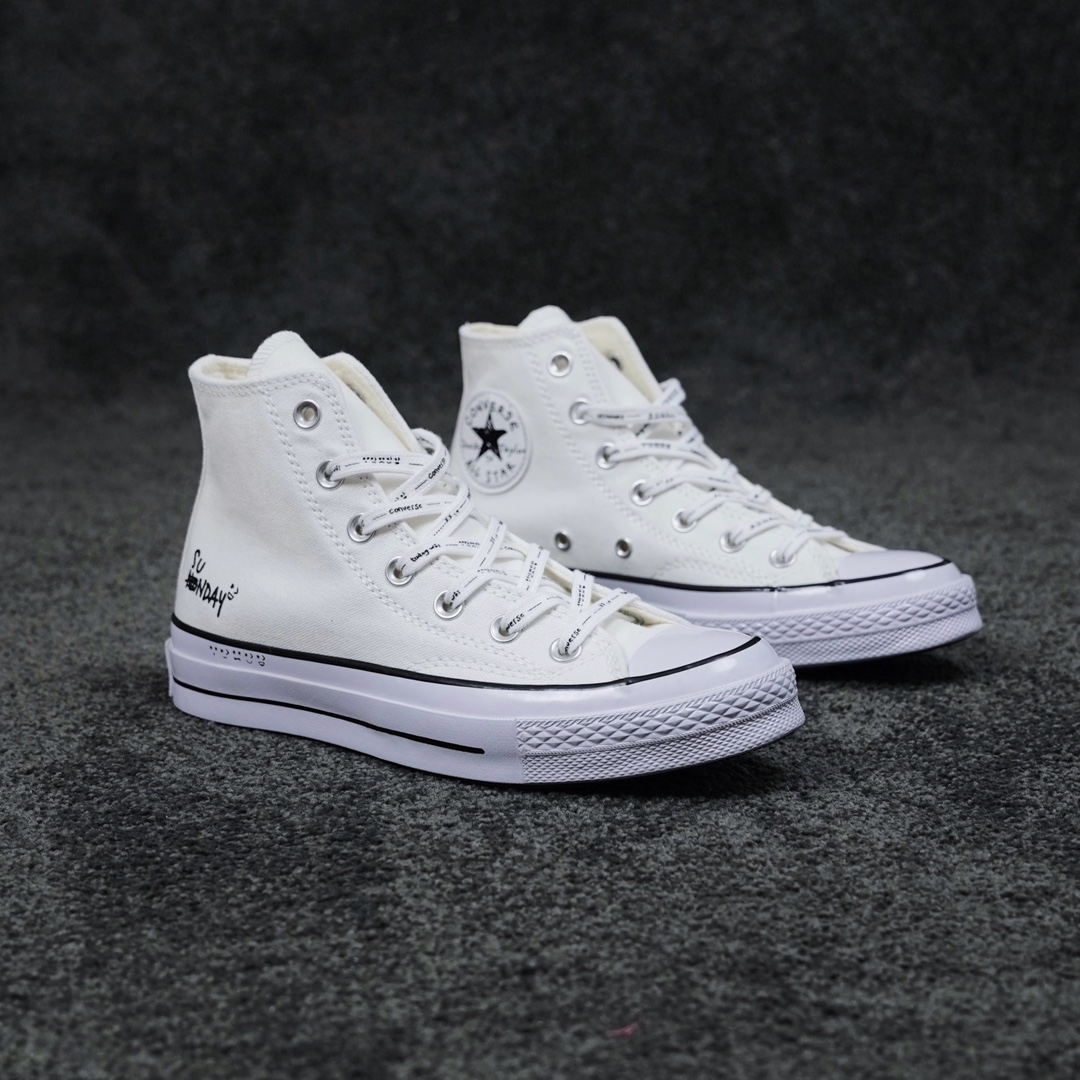 G0 Converse Chuck 1970s 涂鸦手绘匡威新品涂鸦手绘｜Sunday鞋身外侧使用涂鸦印花图案笑脸符号后跟三星标重叠设计经典logo与鞋带以手绘方式呈现 整体性统一穿上它每天保持一个好心情