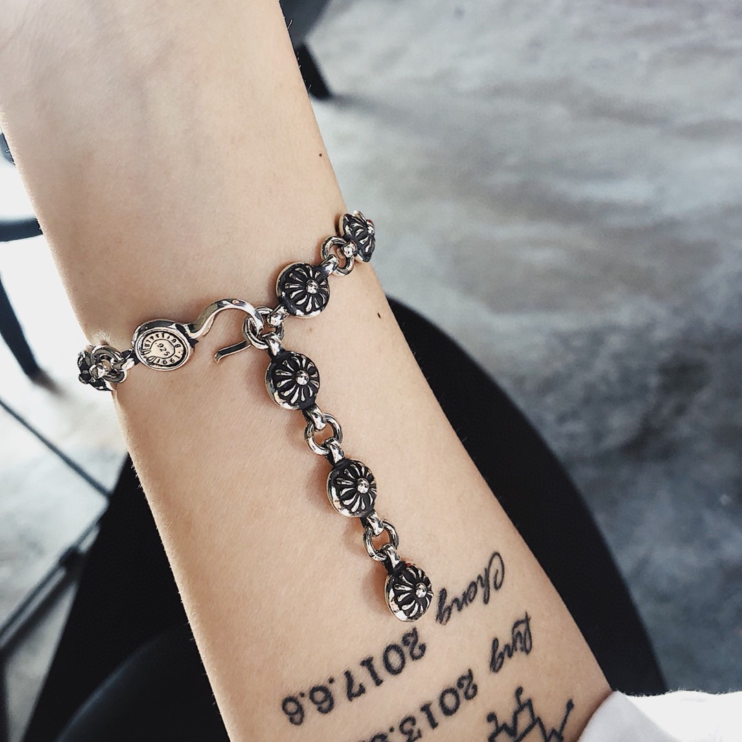 Chrome Hearts 𝐂𝐡𝐫𝐨𝐦𝐞 𝐡𝐞𝐚𝐫𝐭𝐬克罗心 十字花珠手链