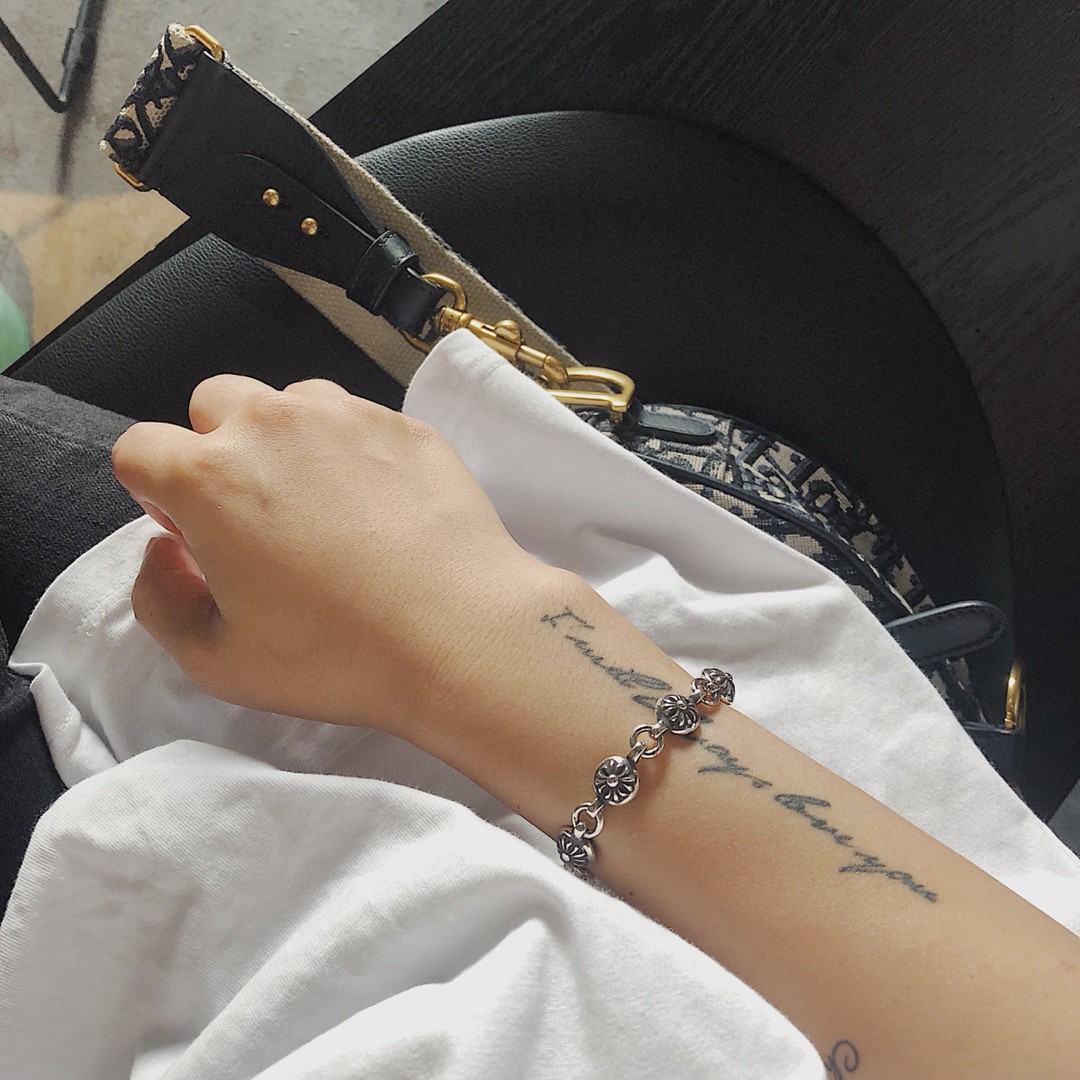 Chrome Hearts 𝐂𝐡𝐫𝐨𝐦𝐞 𝐡𝐞𝐚𝐫𝐭𝐬克罗心 十字花珠手链
